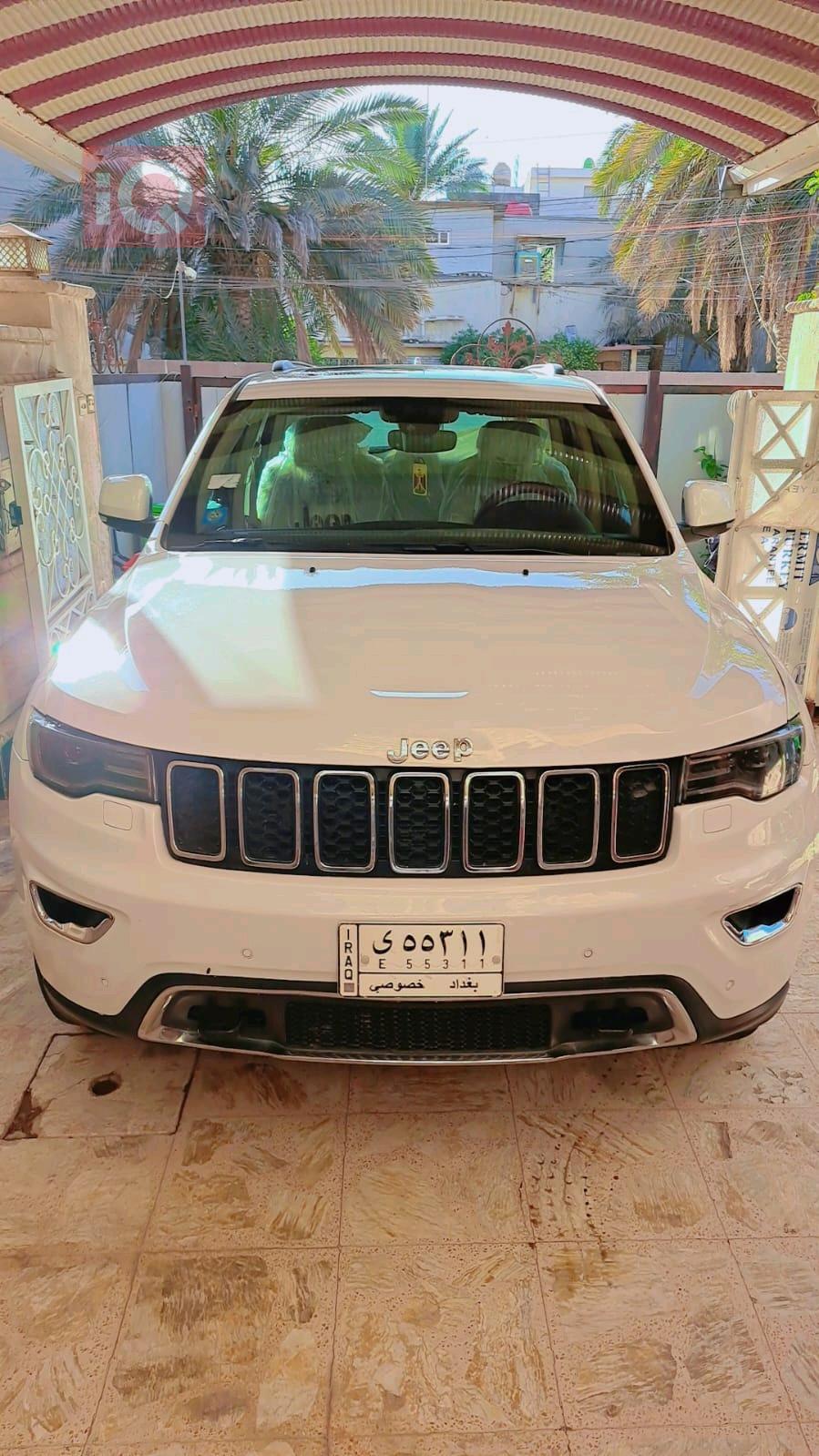 جیپ گراند شیرۆکی